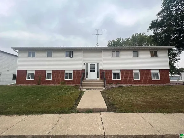 825 Avenue F, Hawarden, IA 51023