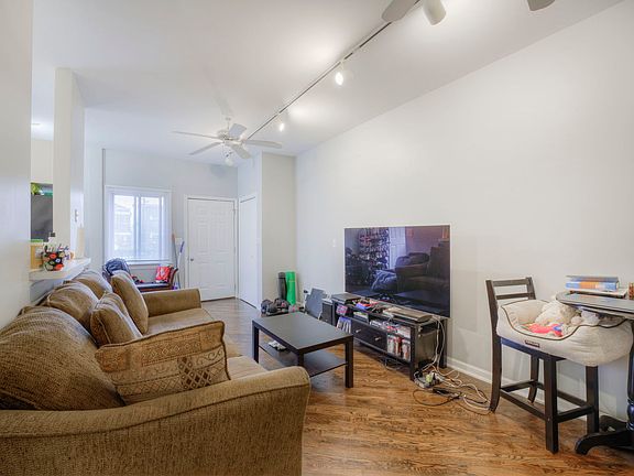 5th image of 1913 W Armitage Ave #2W
