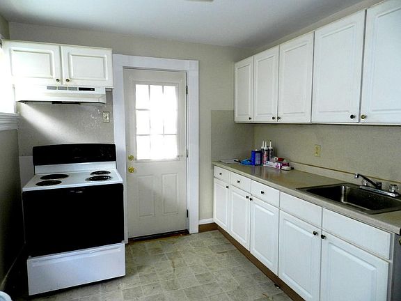 2nd image of 825 N Bromley Ave #2