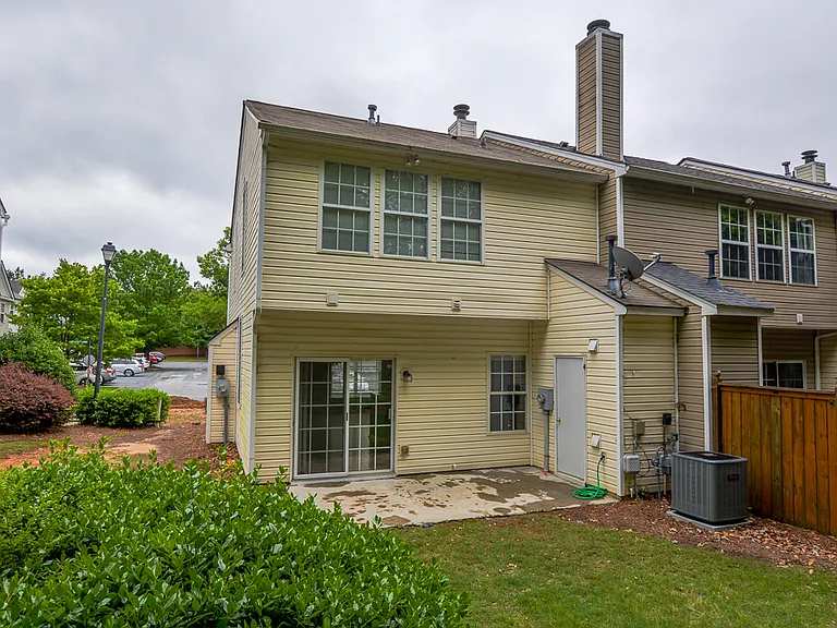 2716 Ashleigh Ln — Photo 30