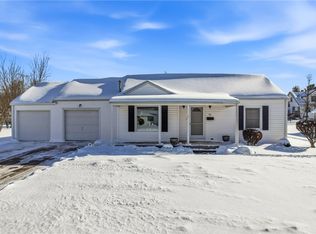 96 N Crescent Dr, Hermitage, PA 16148