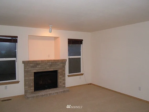 18325 SE 261st Ct — Photo 23