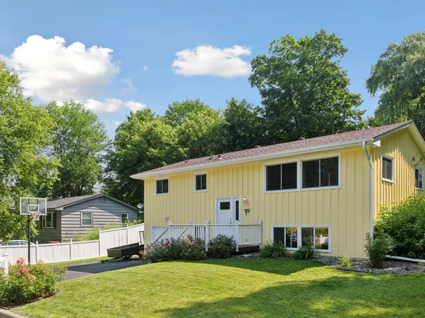 2016 Sycamore Ln, Mound, MN 55364