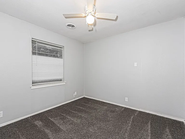 2814 Sequoia Ln — Photo 11