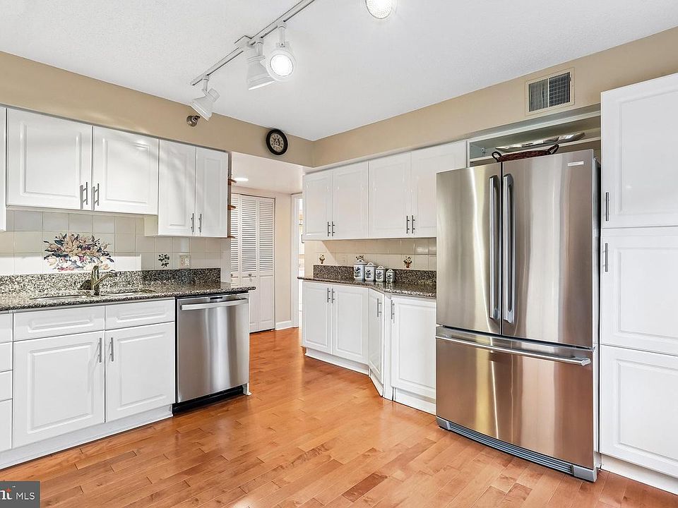 1st image of 14809 Pennfield Cir APT 210