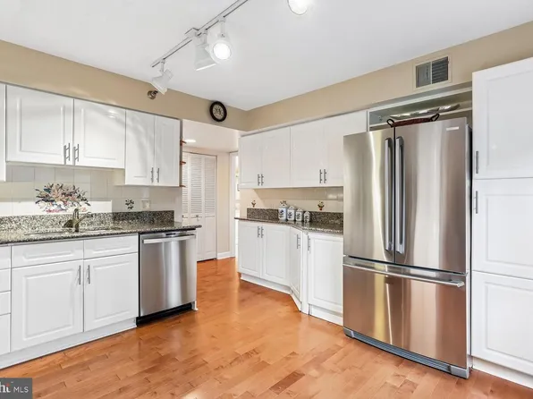 14809 Pennfield Cir APT 210, Silver Spring, MD 20906