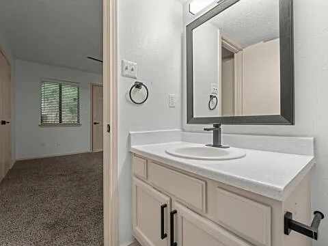 Little Creek Apartments — Photo 6