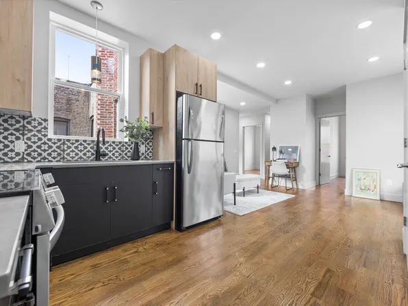 610 Maple Street image 1 of 8