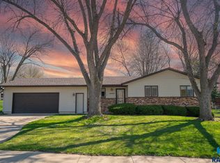 4404 S Ash Grove Ave, Sioux Falls, SD 57103