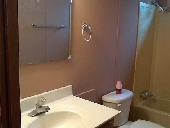 4th image of 129 Bel Aire Dr