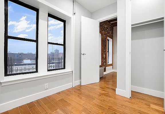 5th image of 429 Lenox Ave #31