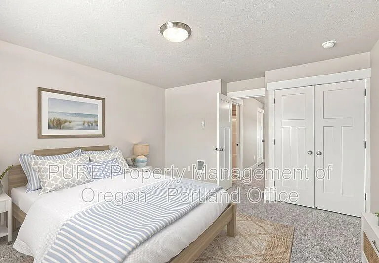 588 NE Alderwood Dr — Photo 3