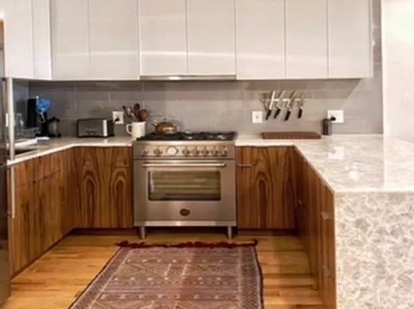 109 West 70th Street image 2 of 20