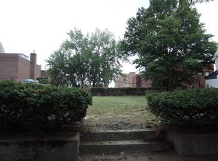 190 Chestnut St, Holyoke, MA 01040