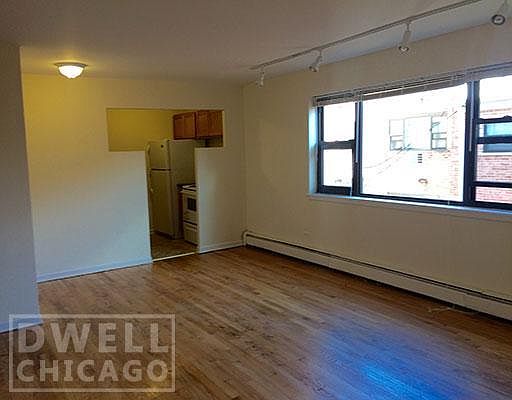 3rd image of 6002 N Kenmore Ave APT 306