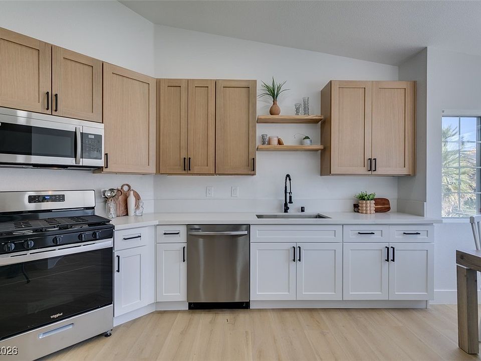 1st image of 2747 Quaker Ridge Rd