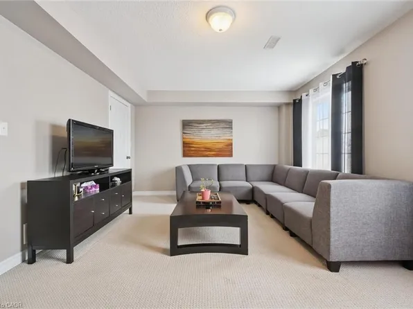 15 Carere Cres #28-B, Guelph, ON N1E 0K4