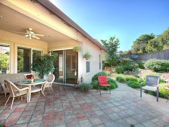 2nd image of 3174 Stonehurst Dr