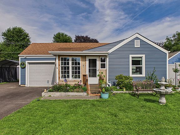 2nd image of 207 2nd St