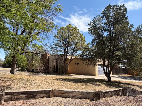 2607 Bay Meadows Dr, Roswell, NM 88201