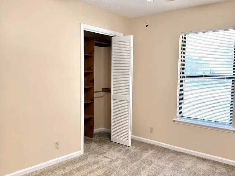 202 Cypress Dr — Photo 7