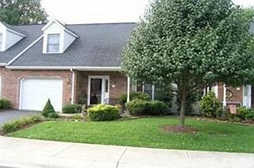 Three bedroom, 2 1/2 bath condo, close to ETSU, $163,900
