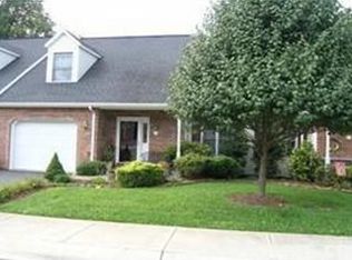 12 Cherokee Ridge Ct, Johnson City, TN 37604