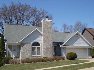 3701 Coppermill Rd NE, Cedar Rapids, IA 52402