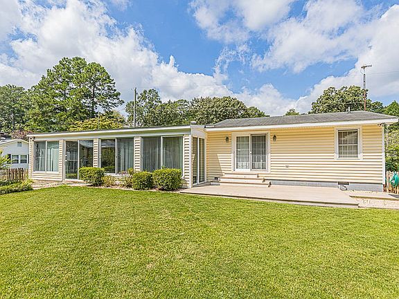 3rd image of 80 Woodberry Dr