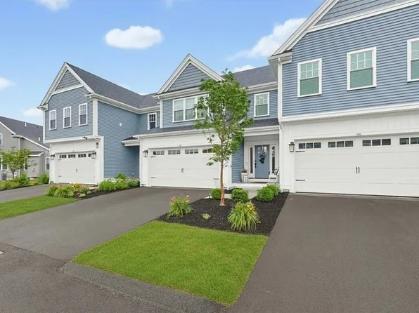 64 Palmetto Dr #64, Bellingham, MA 02019
