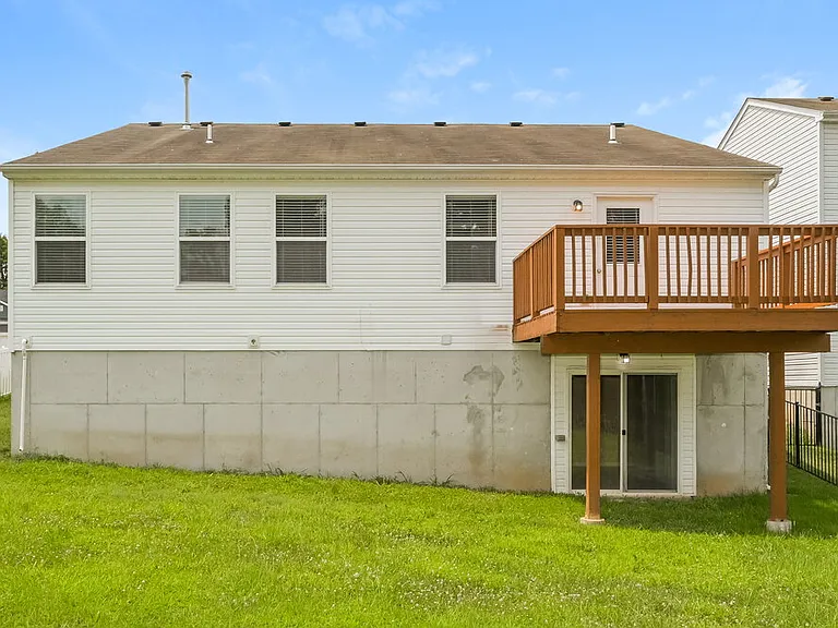 1202 Liberty Xing — Photo 17