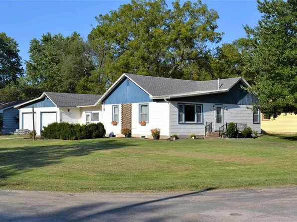 402 Prospect St, Osage City, KS 66523