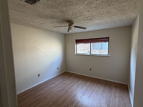 3rd image of 1716 Creek Ridge Ct