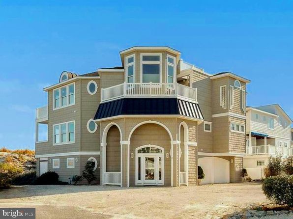 2 N 2nd St, Surf City, NJ 08008