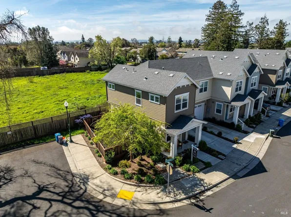 461 Miaterra Drive, Santa Rosa, CA 95407