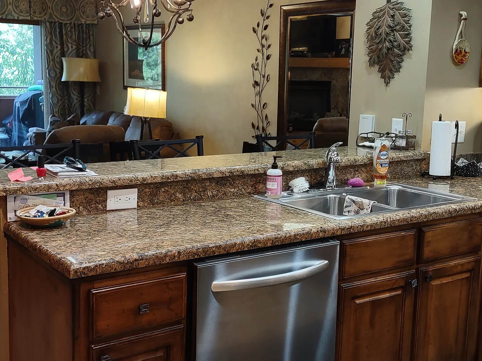 2 bed, 1044 sqft, $4,100 — Photo 3