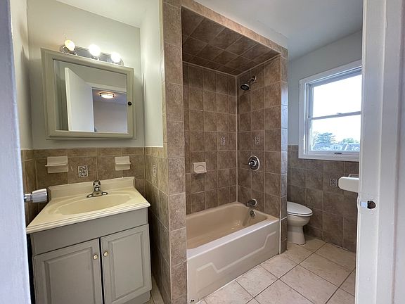 4th image of 131 Overlook Ave Floor 3