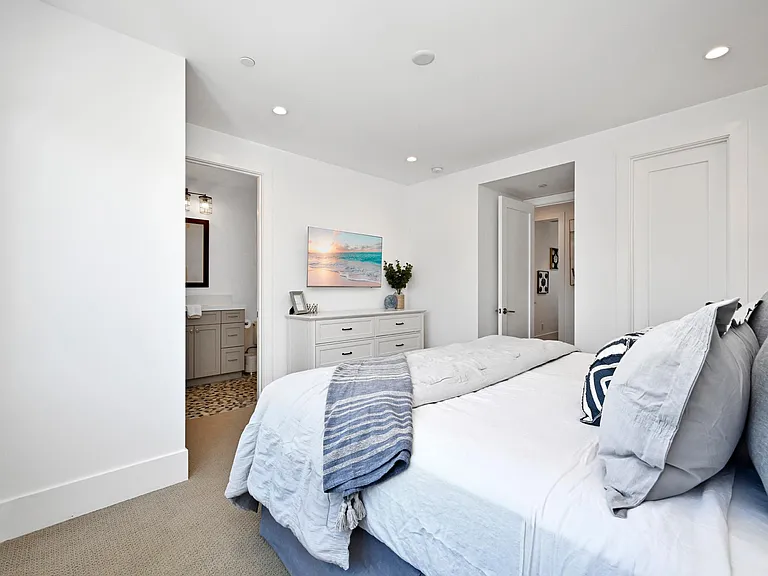 3940 Seashore Dr — Photo 24