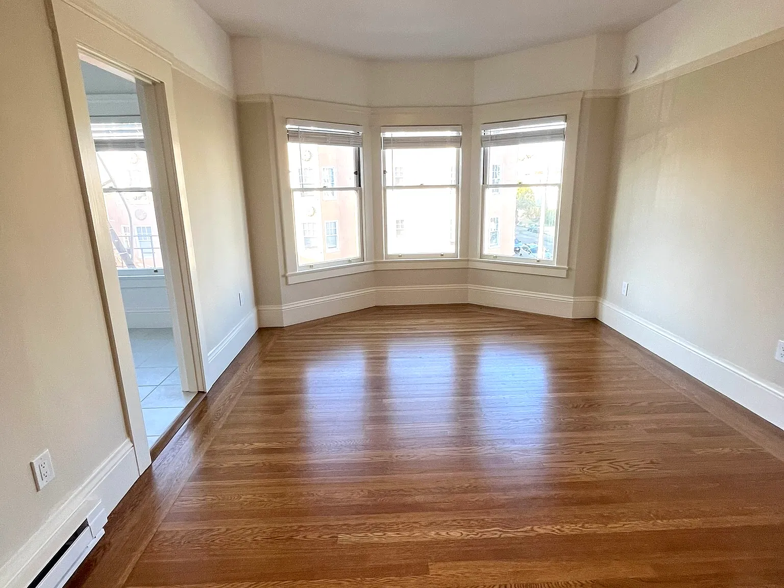 Studio, 400 sqft, $3,900 — Photo 2