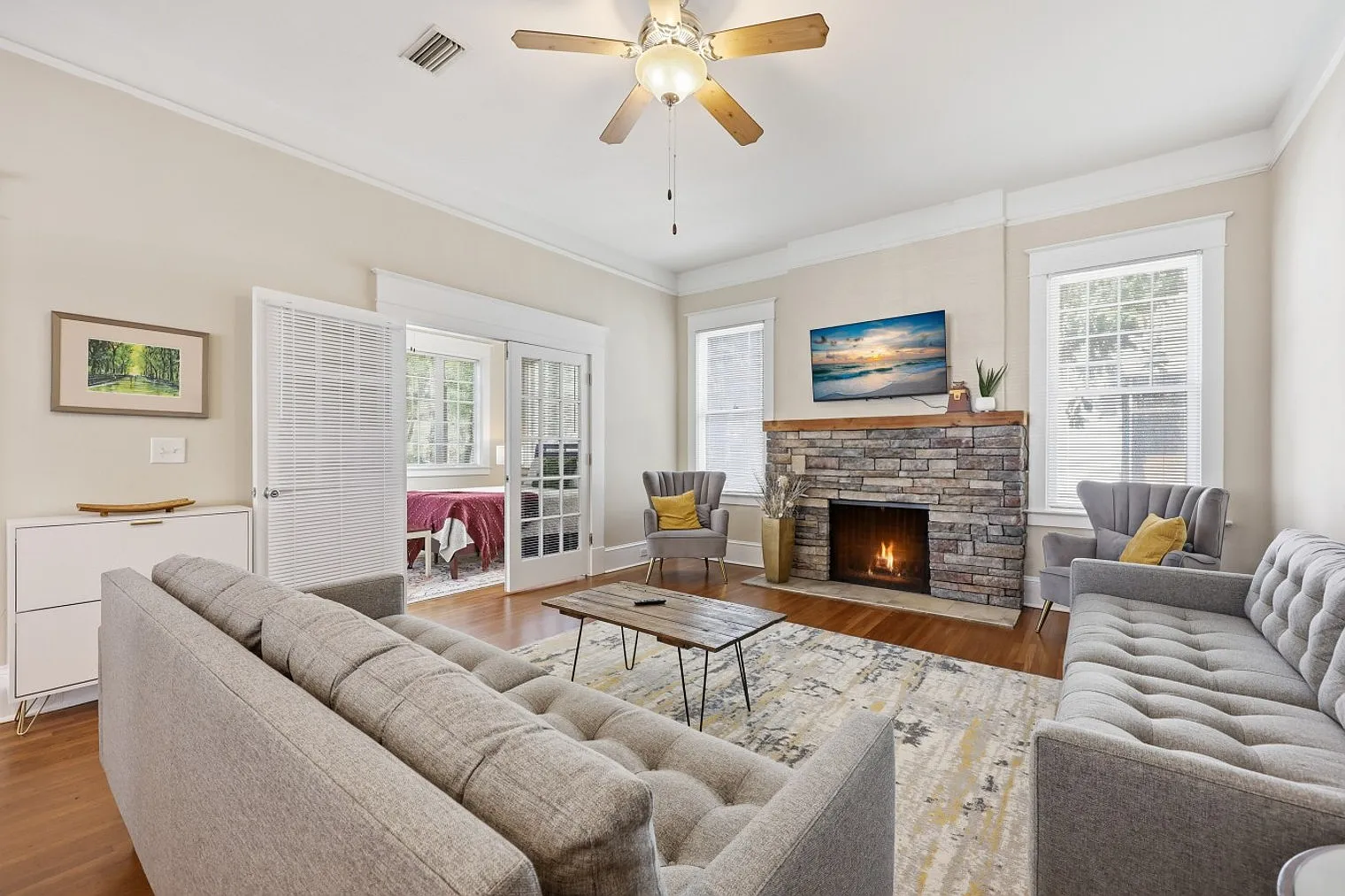 6 bed, 3.0 bath, 2475 sqft, $9,600 — Photo 1