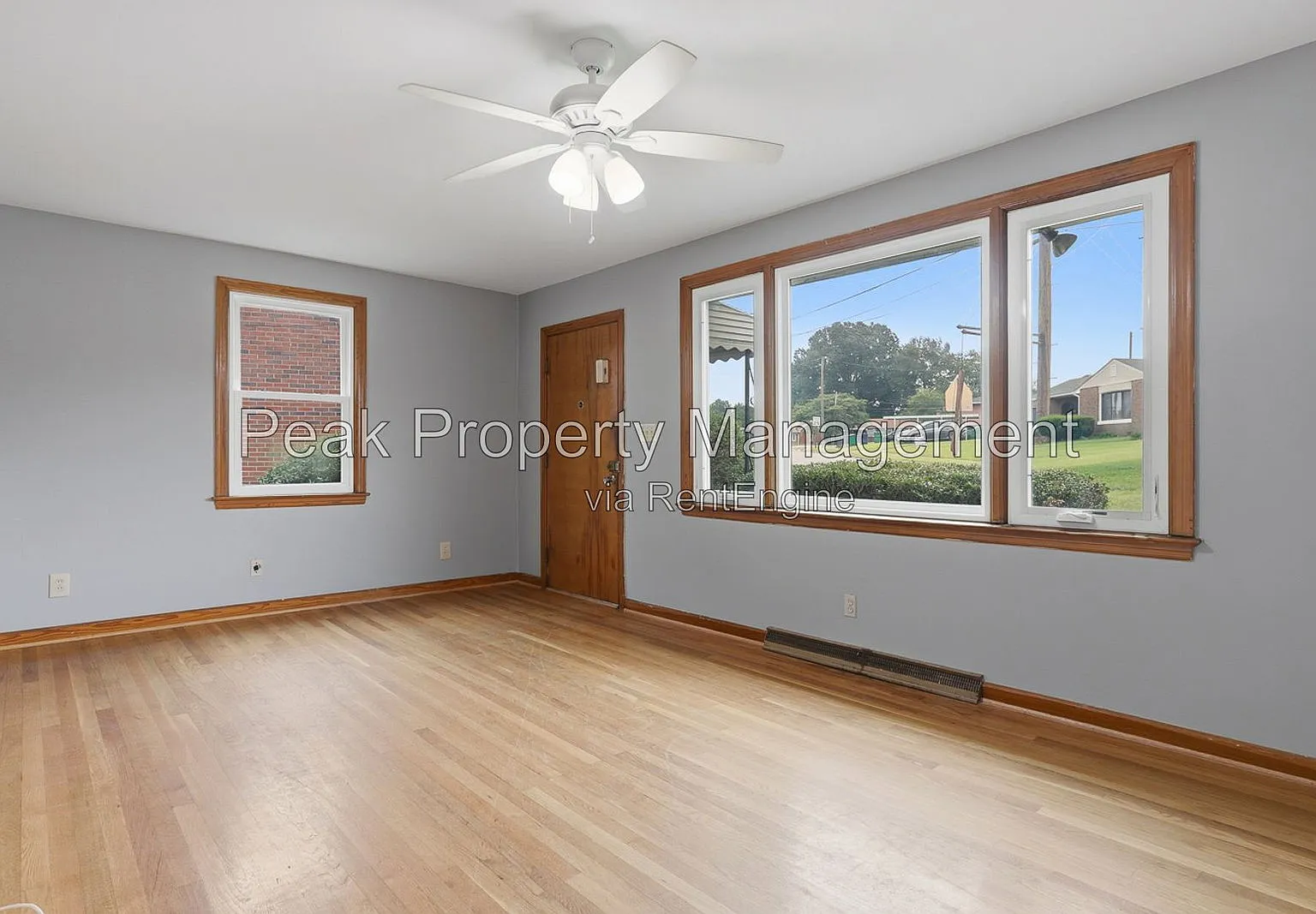 3 bed, 1.0 bath, 1097 sqft, $1,400 — Photo 3