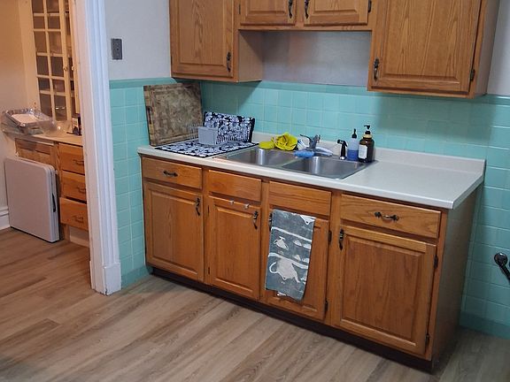 4th image of 18 Fairbanks St #2