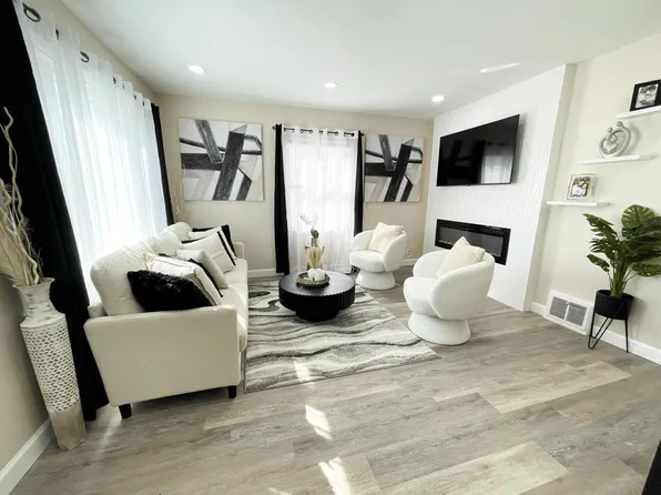 4833 North 54th STREET, Milwaukee, WI 53218