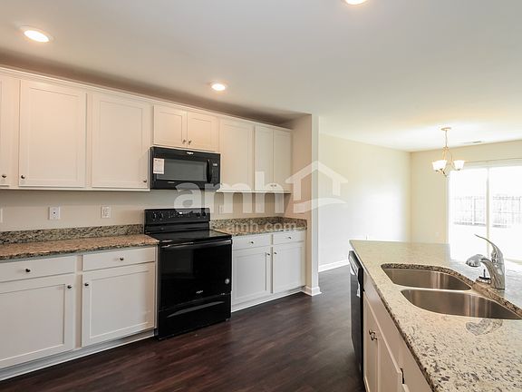 3rd image of 7104 Brittany Pointer Ct
