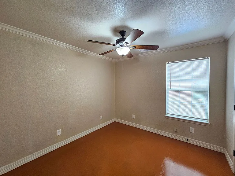 803 Leifester Cir #B — Photo 14