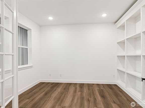 3rd image of 10526 134th Drive NE #110