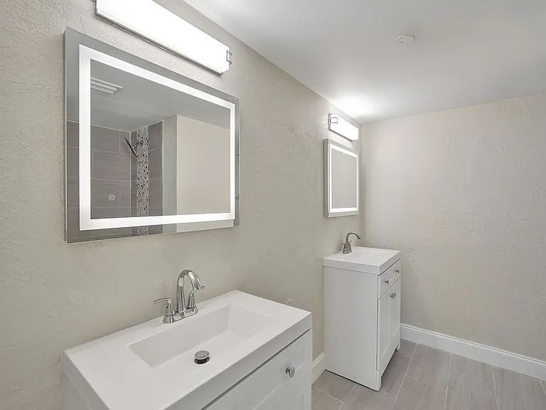 4205 N University Dr #108 — Photo 5