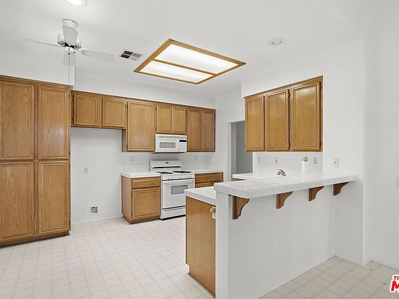 5th image of 41168 Vincennes Ct