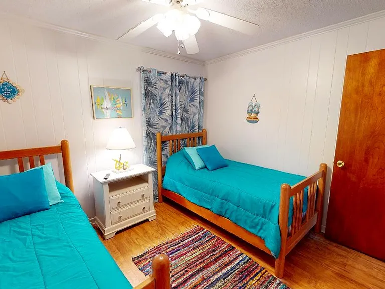 9660 Shore Dr — Photo 10