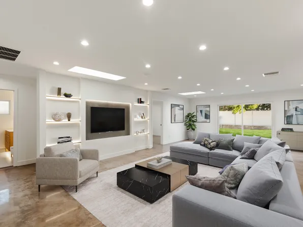 23025 Cohasset St, West Hills, CA 91307